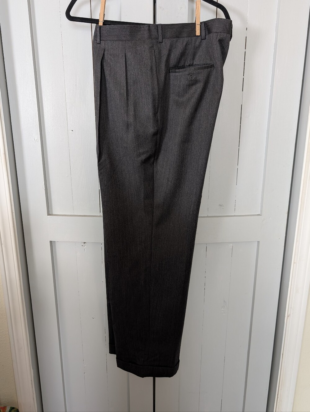 Men's Classic Pleated Dress Pants in Charcoal Gray